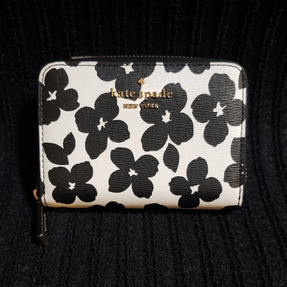kate spade Bags Kate Spade Darcy Small Zip Around Card Case Wallet